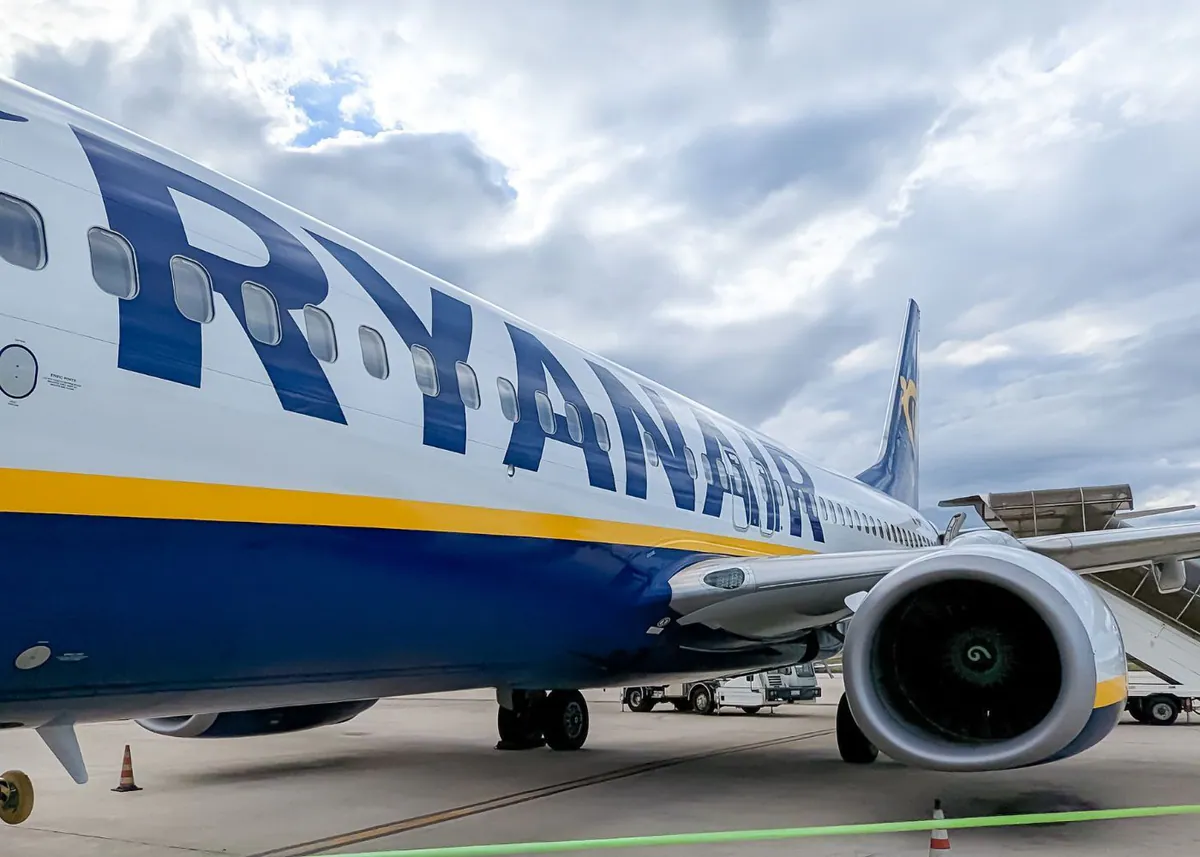 Eine Maschine von Ryanair auf dem Vorfeld