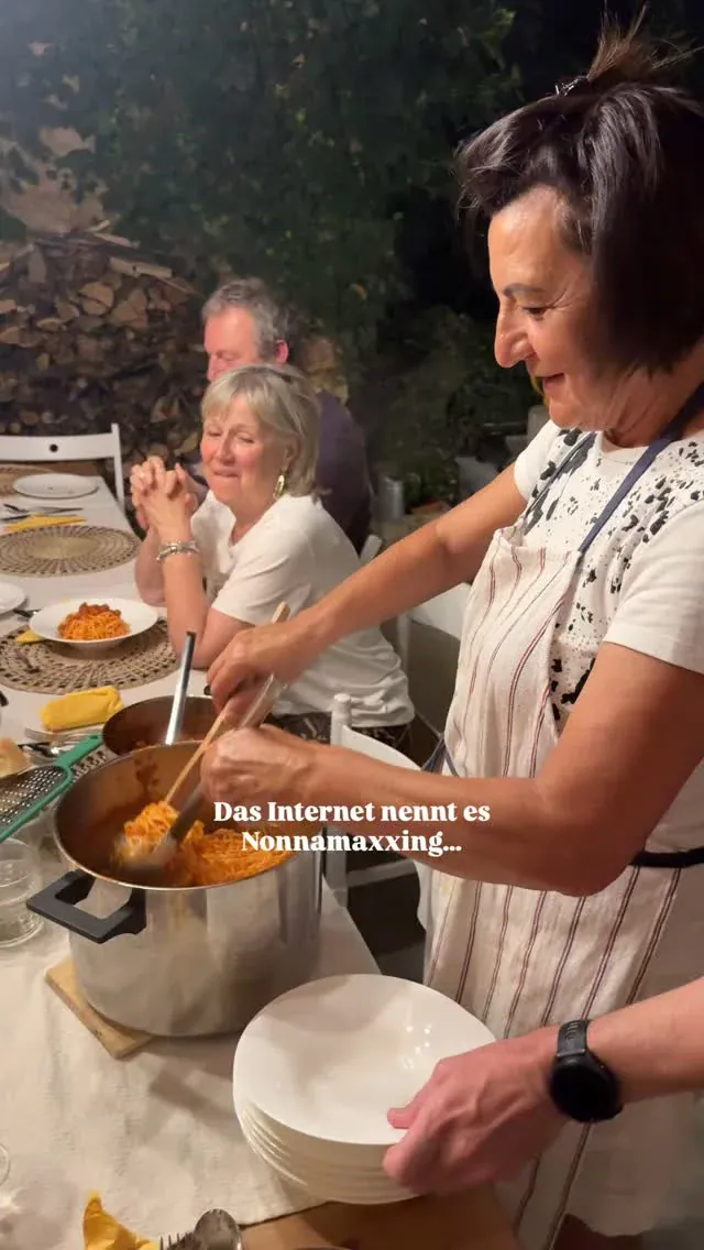 Endlich gibt es ein Wort für das, was hier unser Alltag geworden ist: Nonnamaxxing 🇮🇹